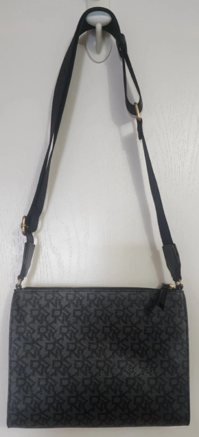 DKNY Purse - Black(Pickup only) Not accepting offers - photo 3