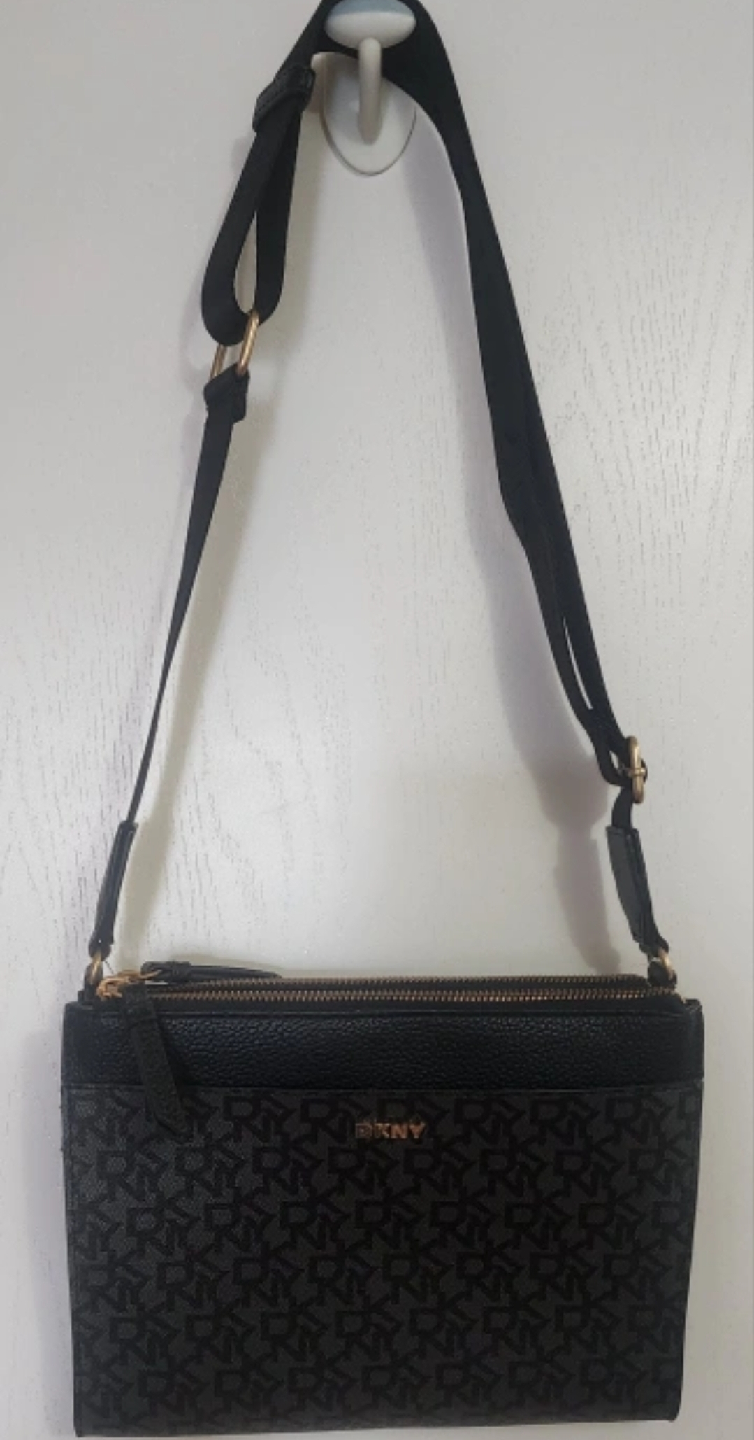 DKNY Purse - Black(Pickup only) Not accepting offers - photo 4