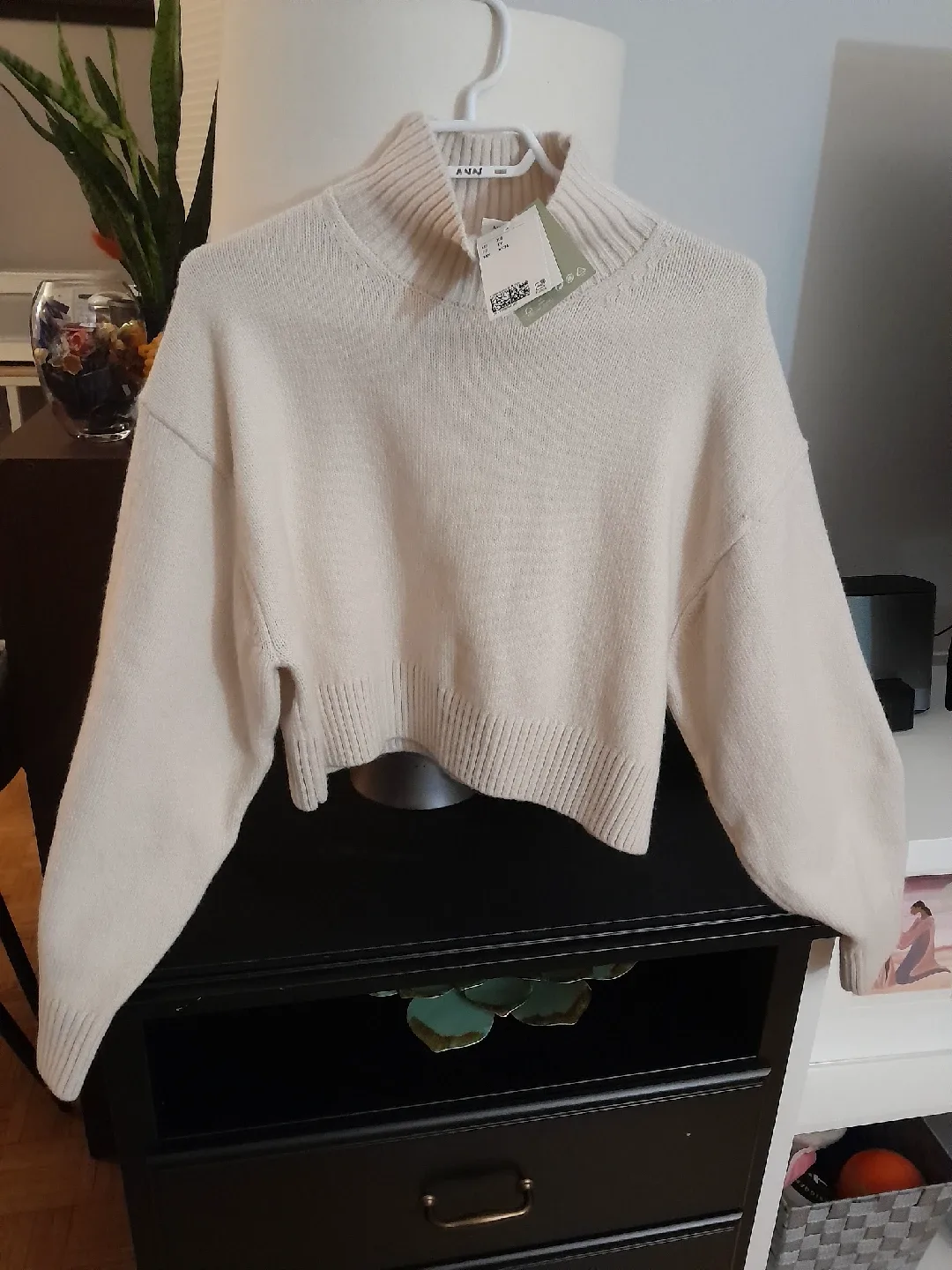 H&M Beige Knit Sweater - Size XS image indicator(2)