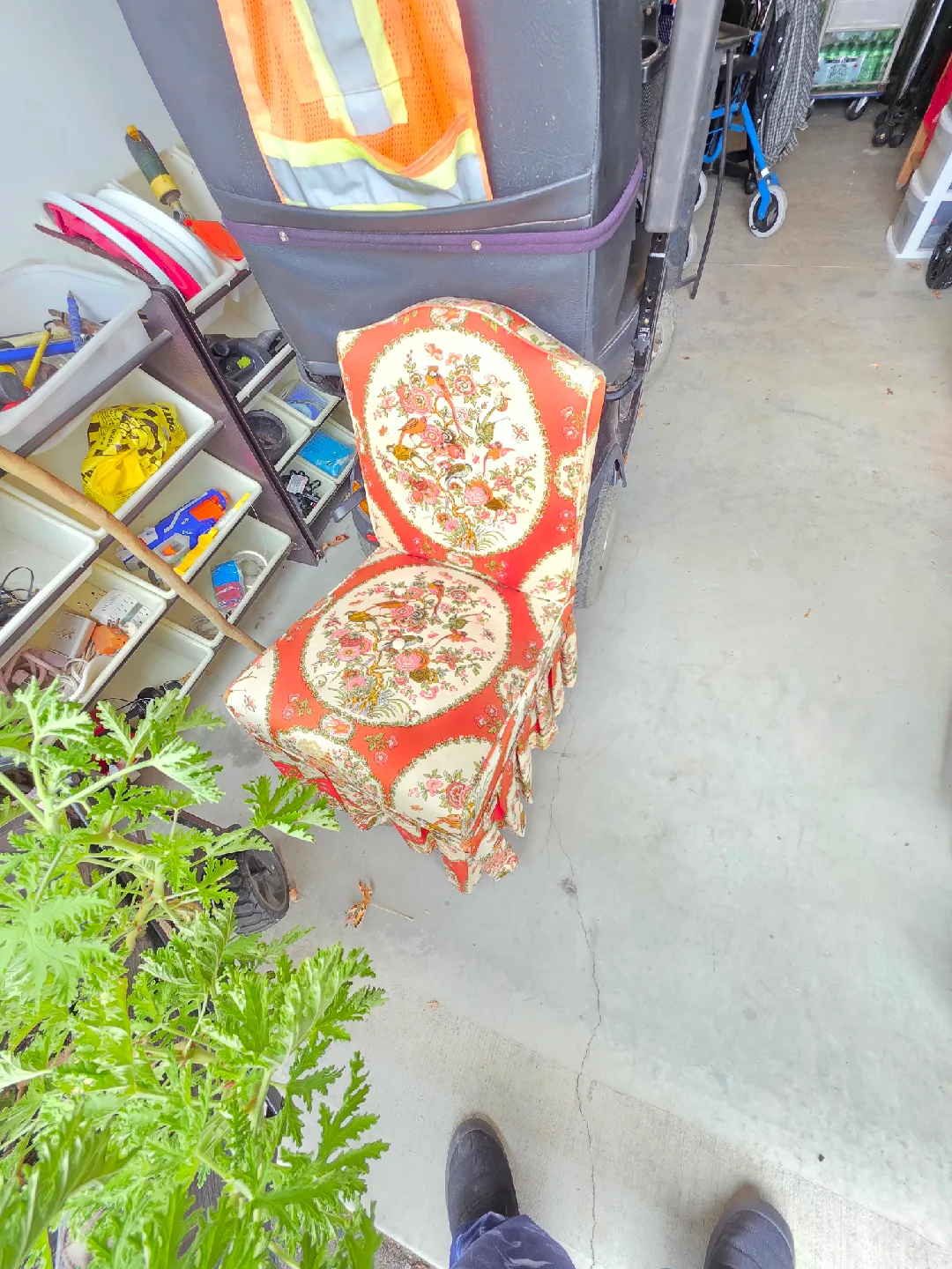 Floral Accent Chair - Red & White
