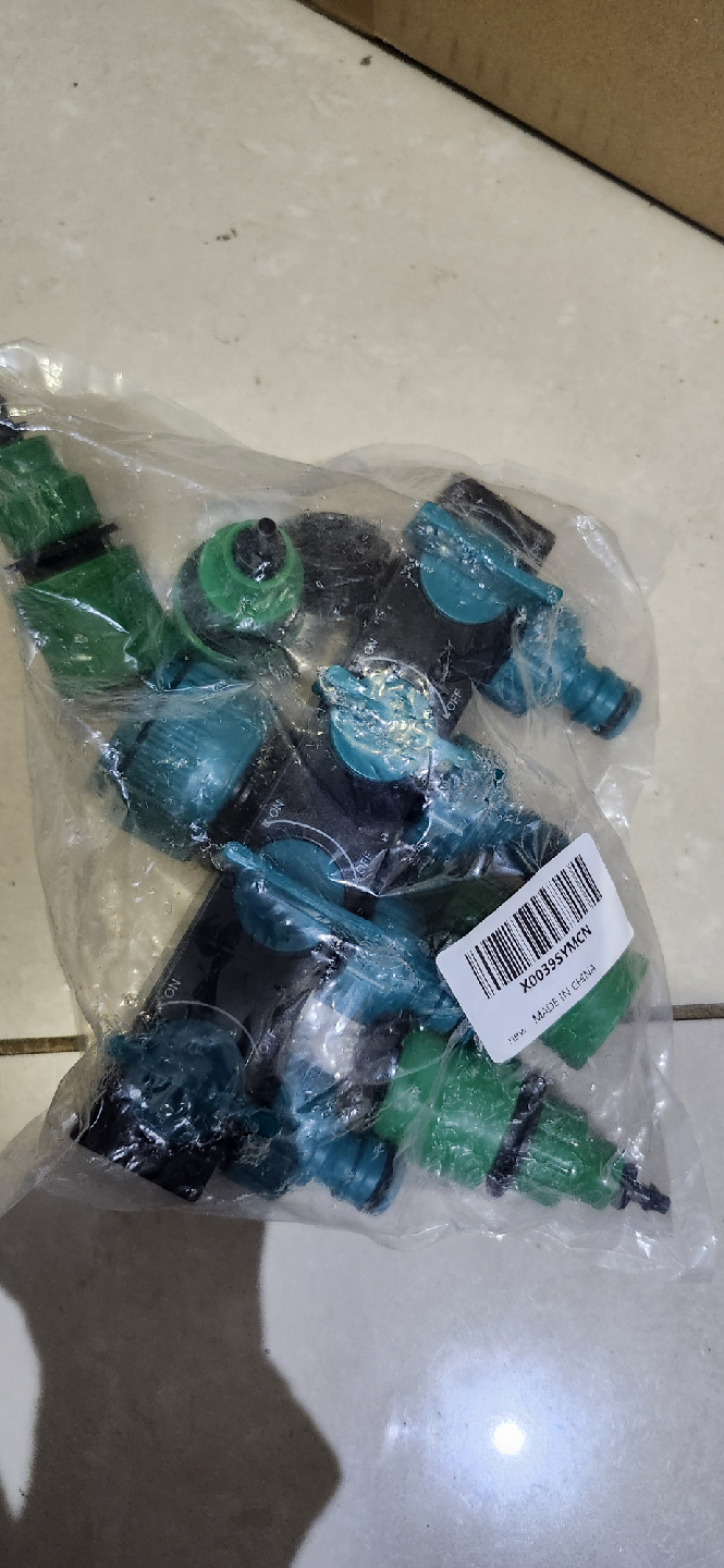 Yosoo 4-Way Garden Hose Splitter - New