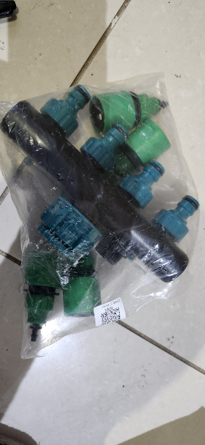 Yosoo 4-Way Garden Hose Splitter - New - photo 2