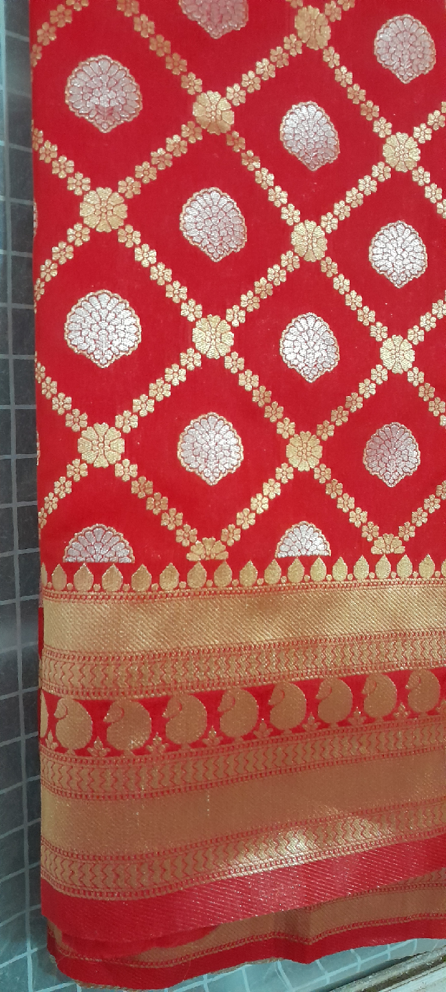 Red & Gold Sari/semi crape silk - photo 2