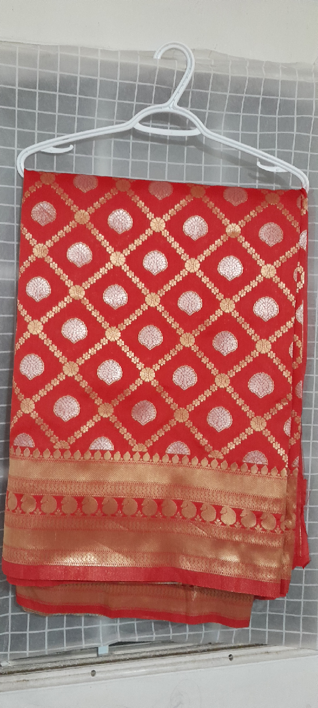 Red & Gold Sari/semi crape silk - photo 3