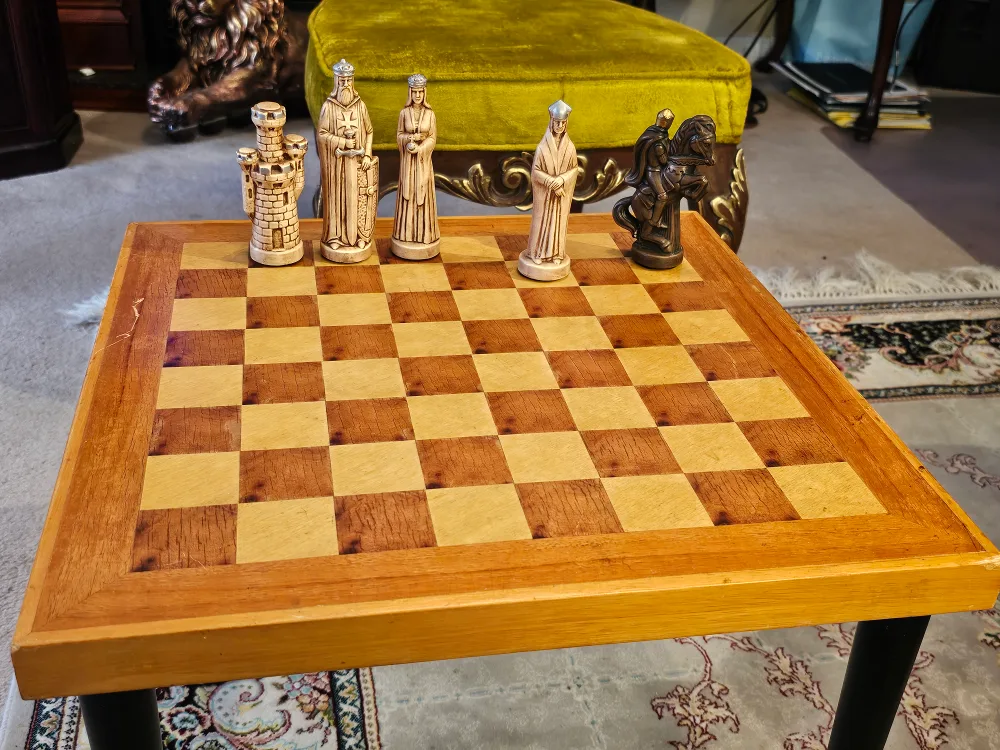 Wooden Chess Table with Black Legs image indicator(2)
