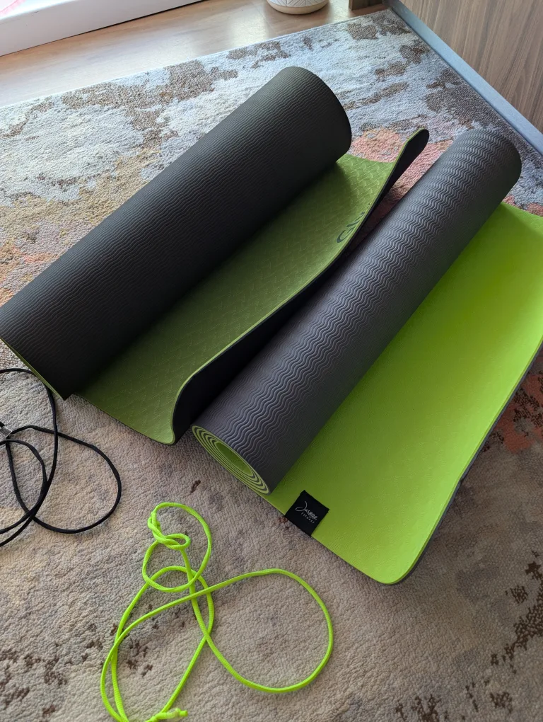 Moving out sale - 2 Premium Yoga Mats image indicator(3)