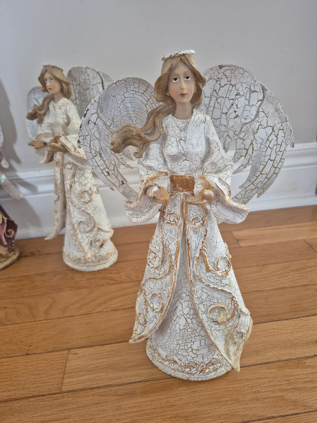 Angel Figurines - Home Decor image indicator(2)