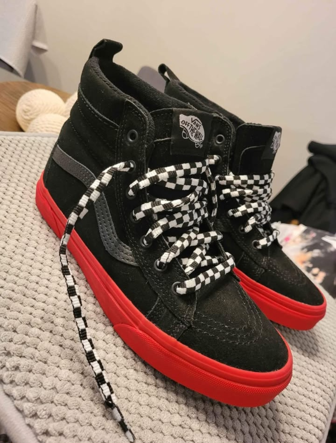 Vans Suede Insulated Shoe/Boot $40 (Pickup in Thornhill)