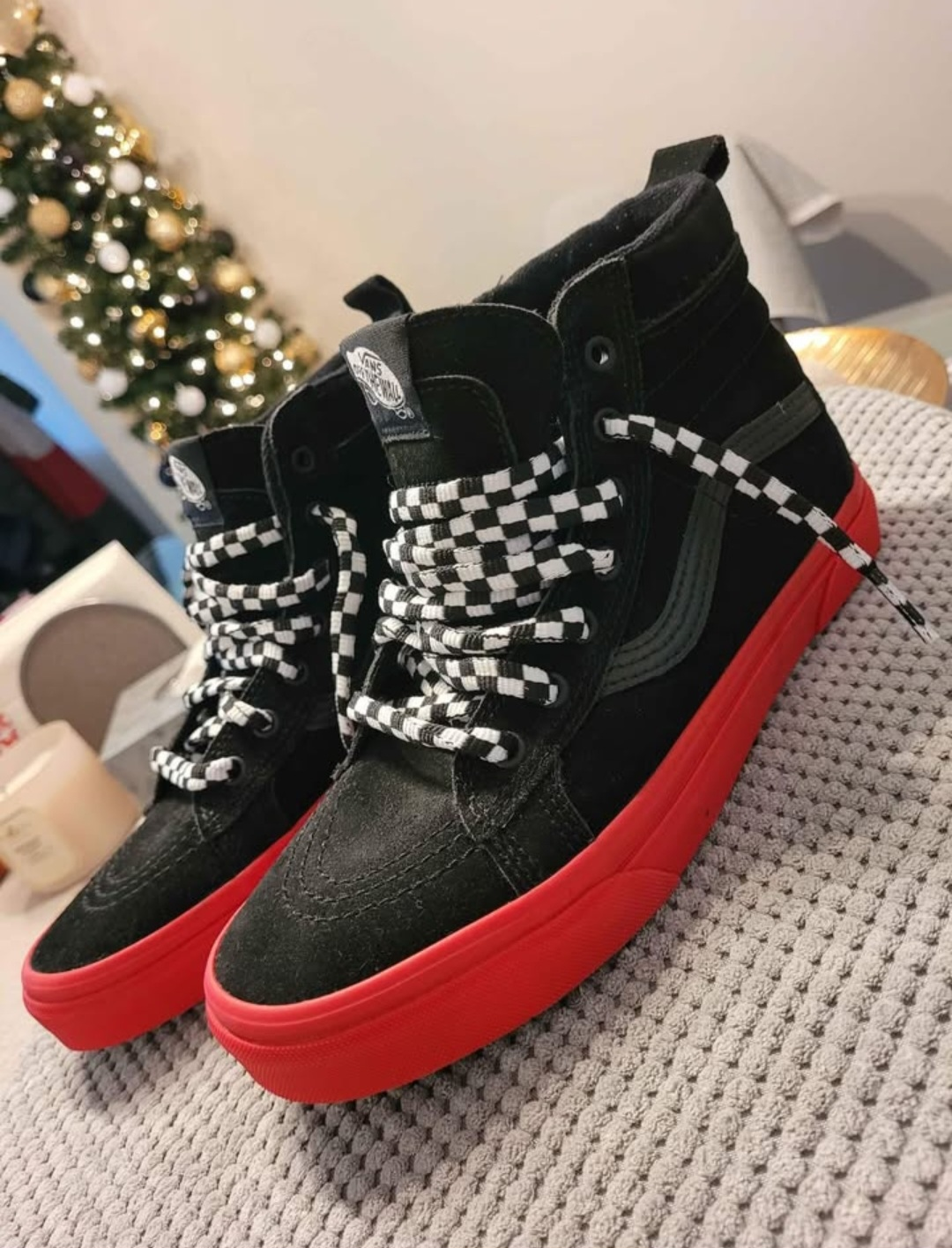 Vans Suede Insulated Shoe/Boot $40 (Pickup in Thornhill) - photo 4