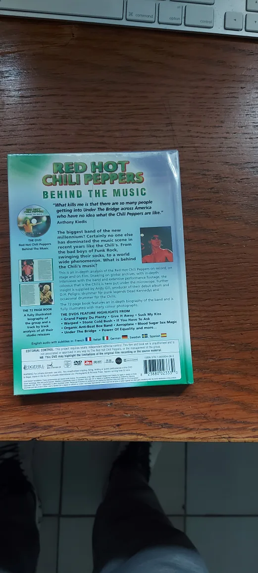 Red Hot Chili Peppers: Behind the Music Book image indicator(2)