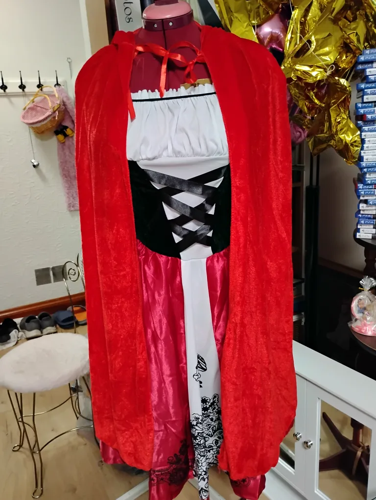 Red Riding Hood Costume - Dress & Cape image indicator(3)