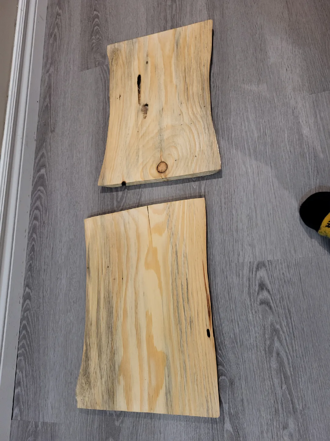 Two Wood Shelves image indicator(2)