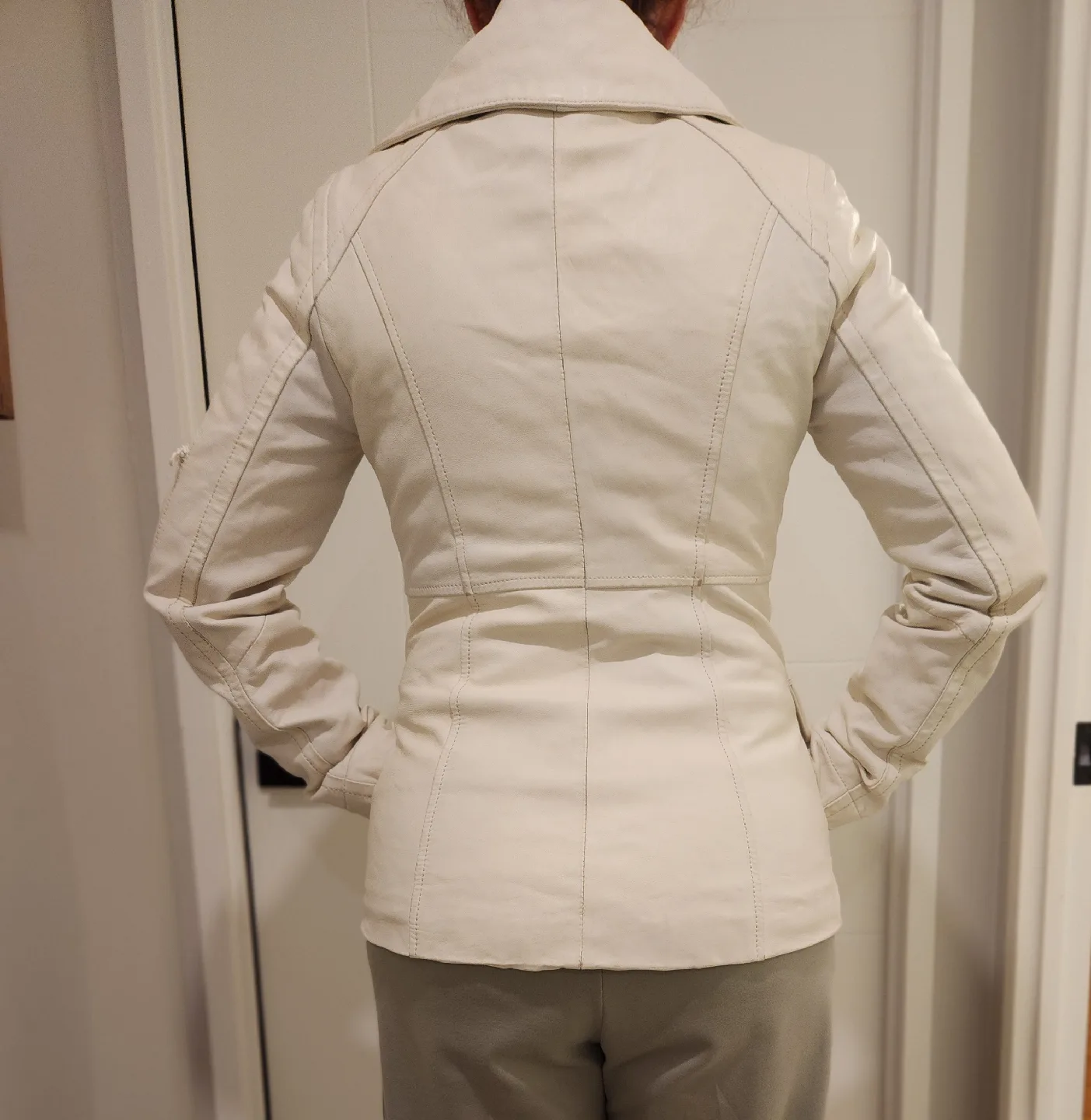 Danier XS Cream Leather Jacket thumbnail