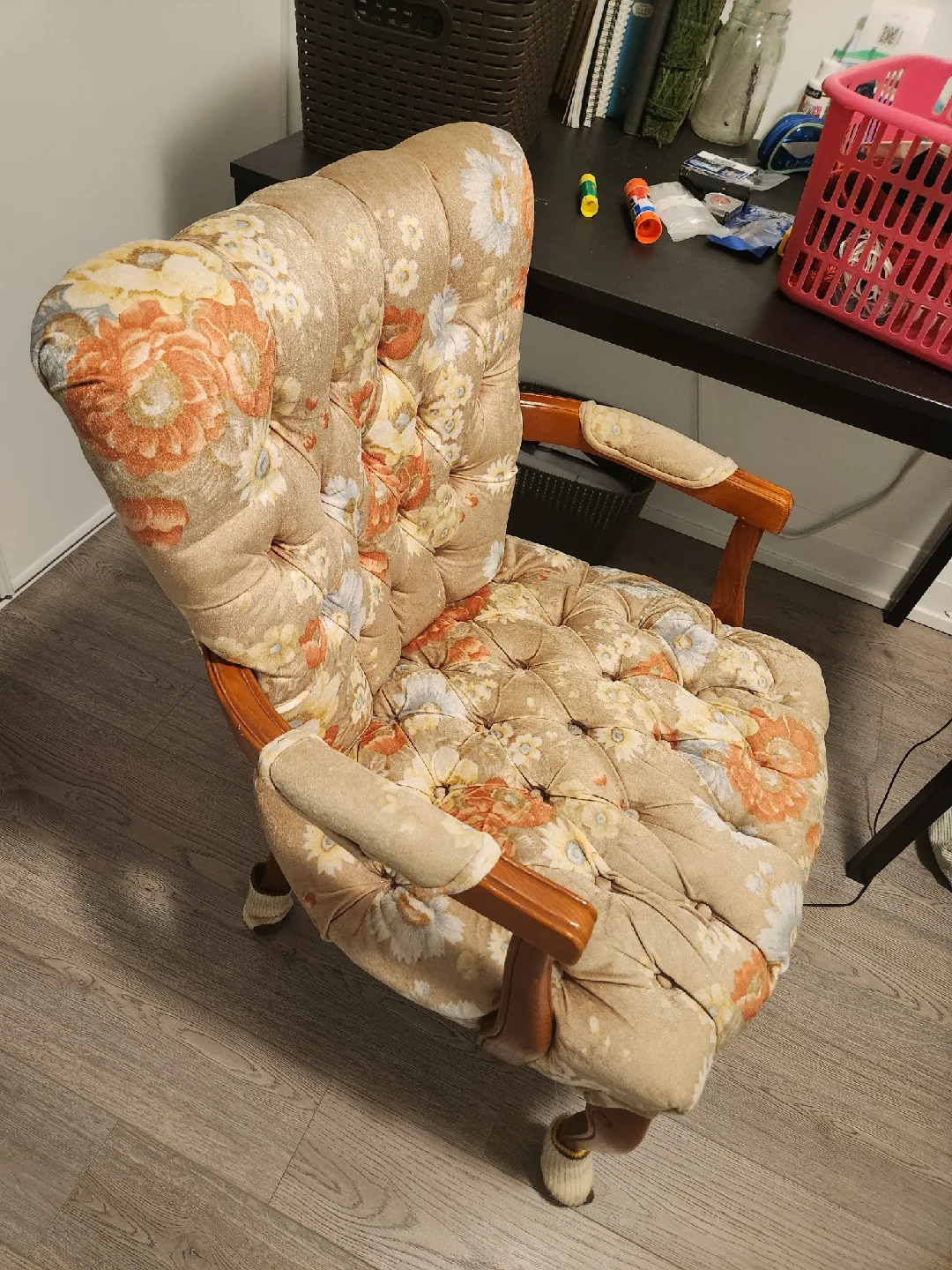 Floral Upholstered Armchair & Desk image indicator(4)