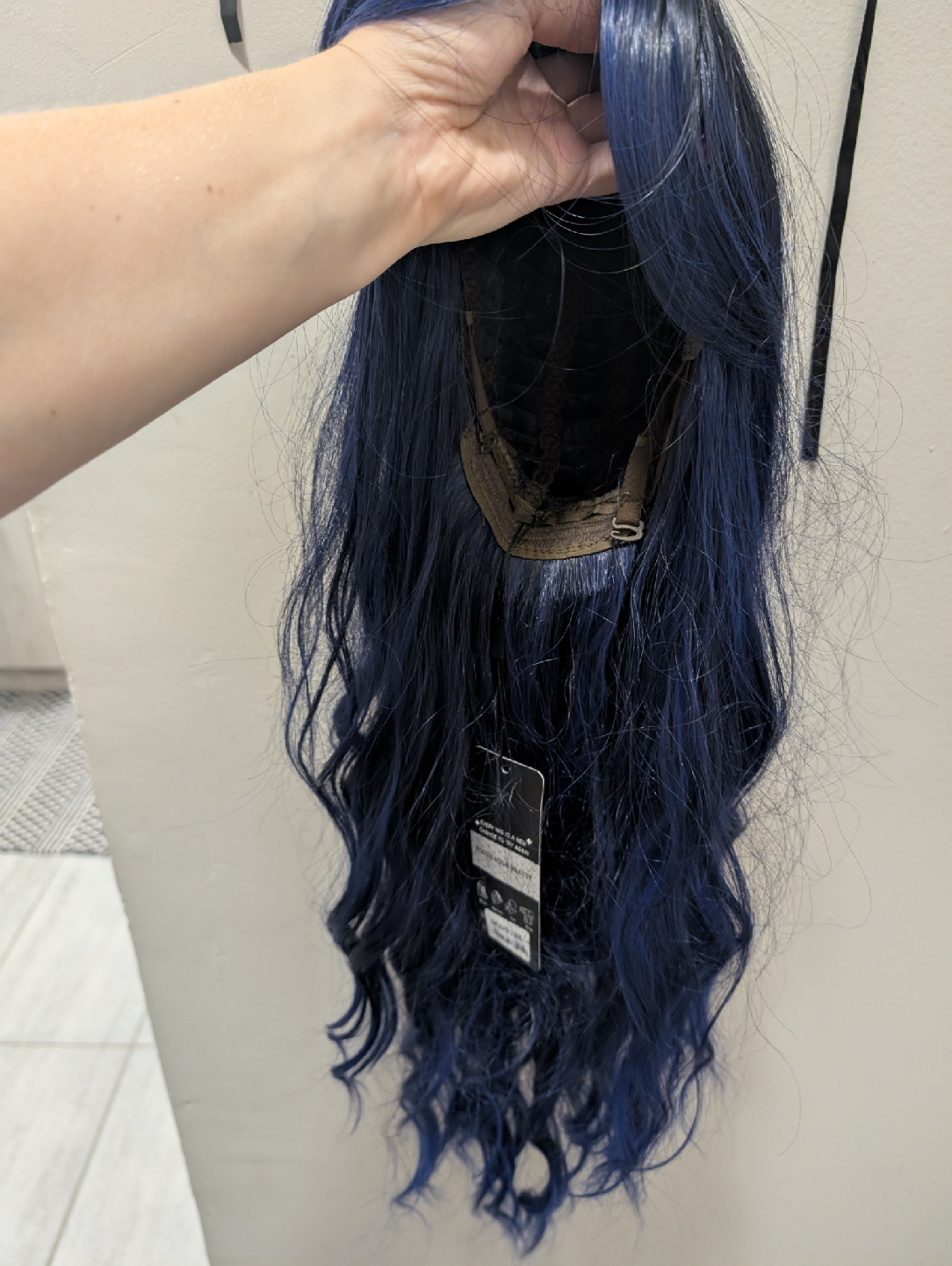 Black-blue Wig new - photo 2