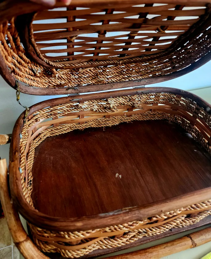 Vintage Basket with Handle, Hinged Lud image indicator(2)
