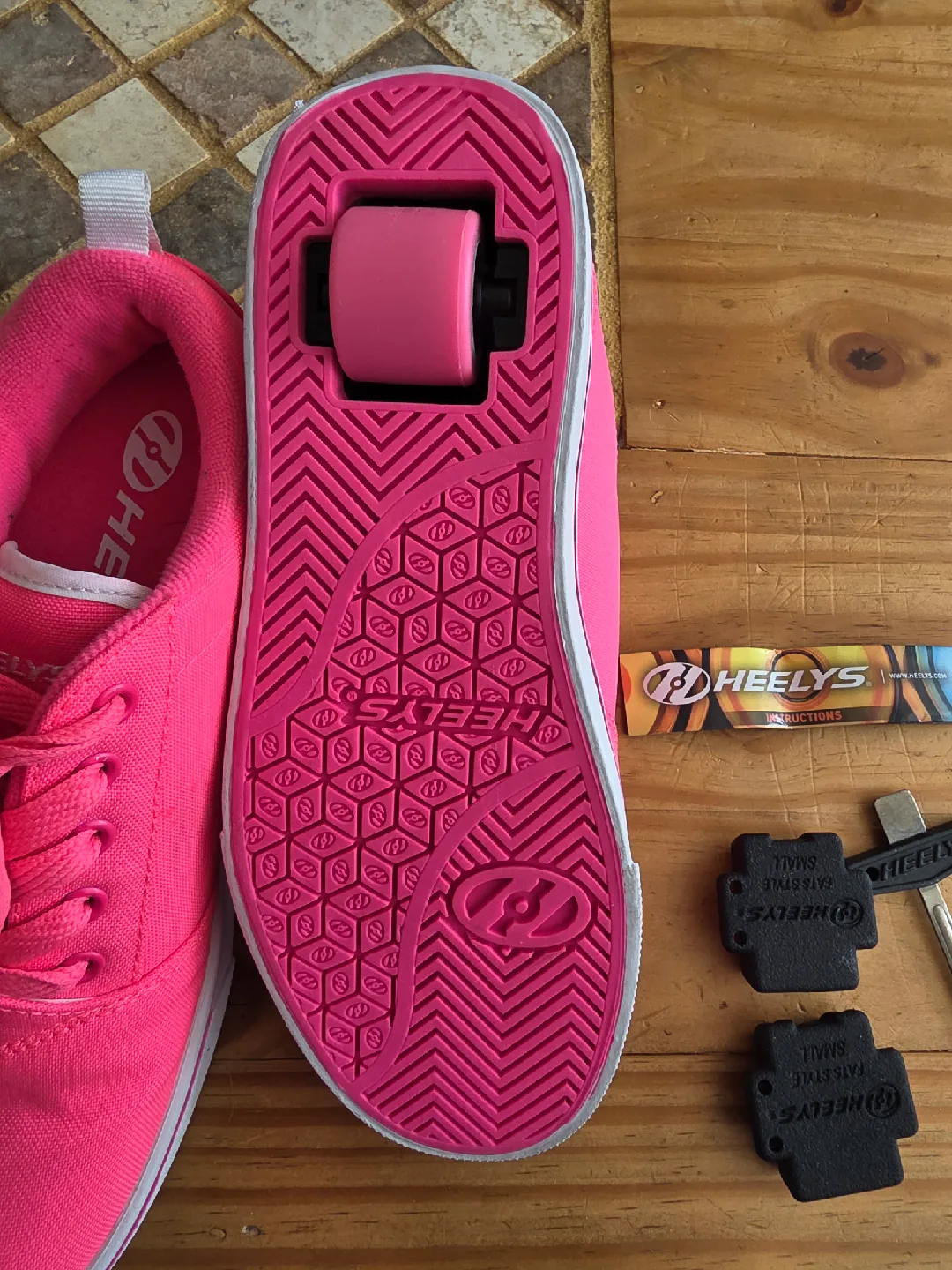 brand new Heelys Pink Roller Shoes sz. 6w; never used image indicator(2)