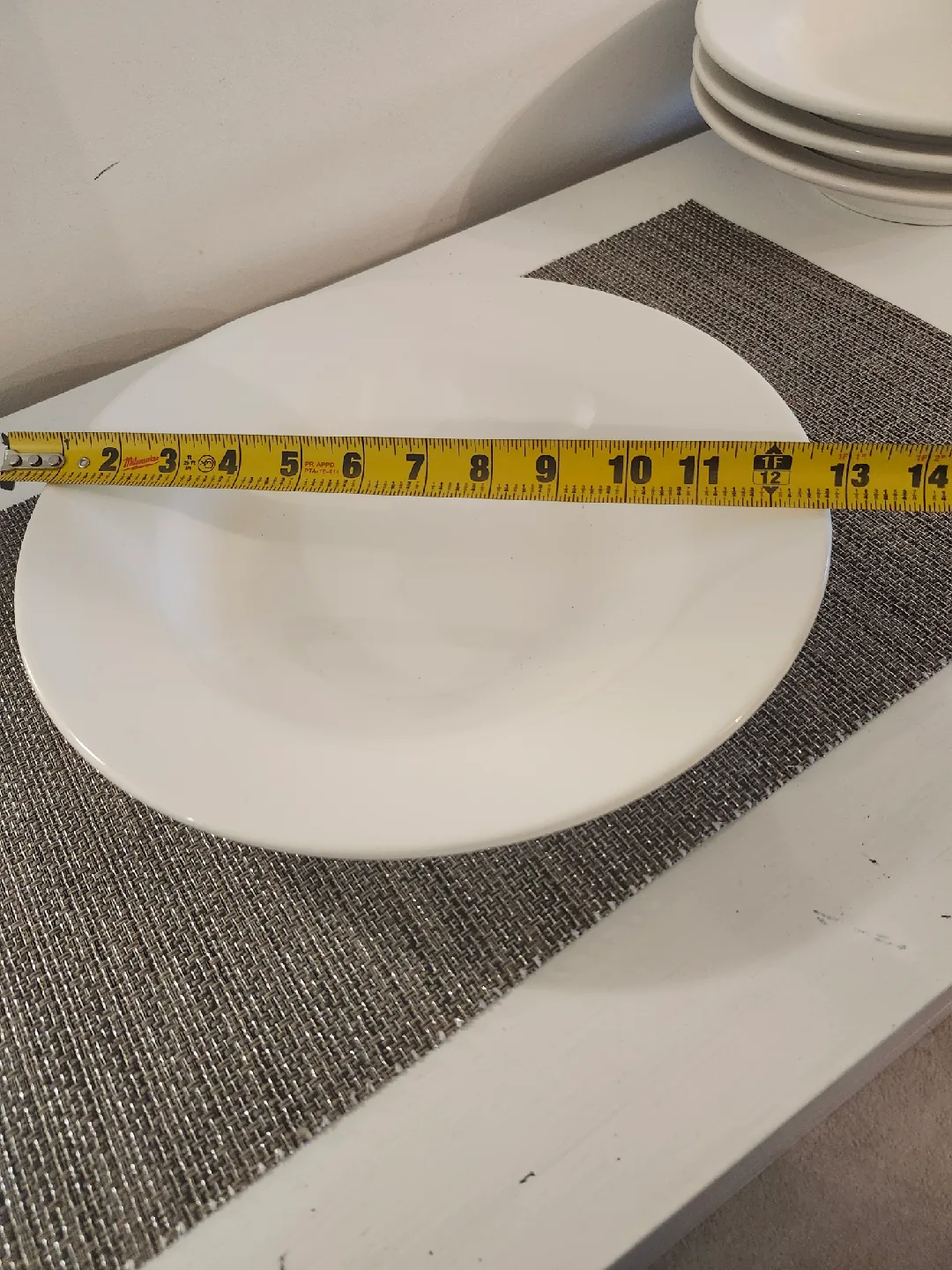 Set of 4 White Pasta Bowls (12-inch) image indicator(4)