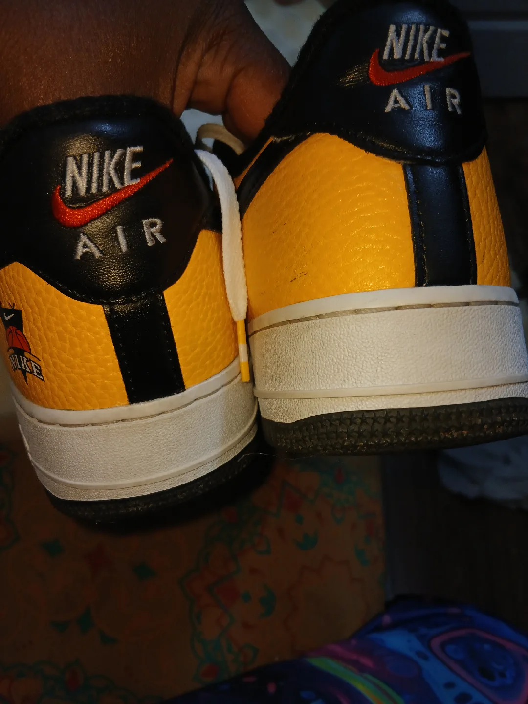 Nike Air Force 1 - Yellow/Black image indicator(3)