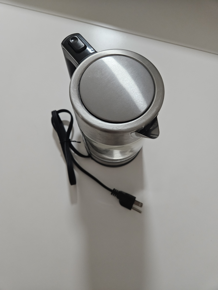 Amazon Basics Electric Kettle - photo 2