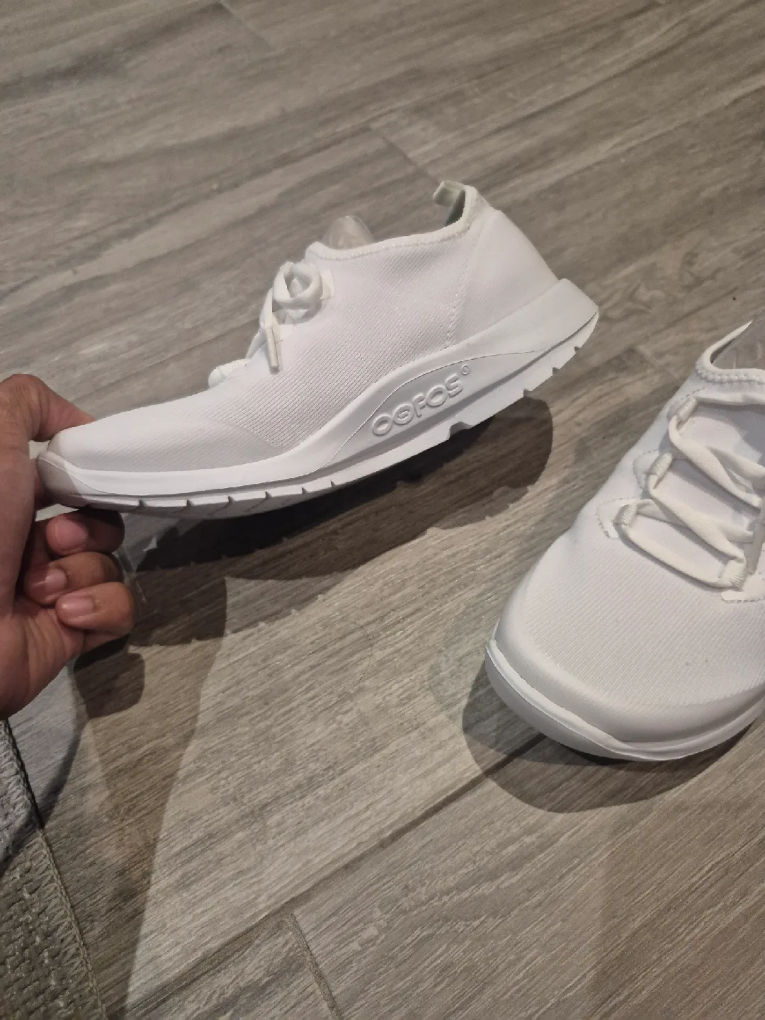 OOFOS Women's Sports Shoes White, size 8 image indicator(2)