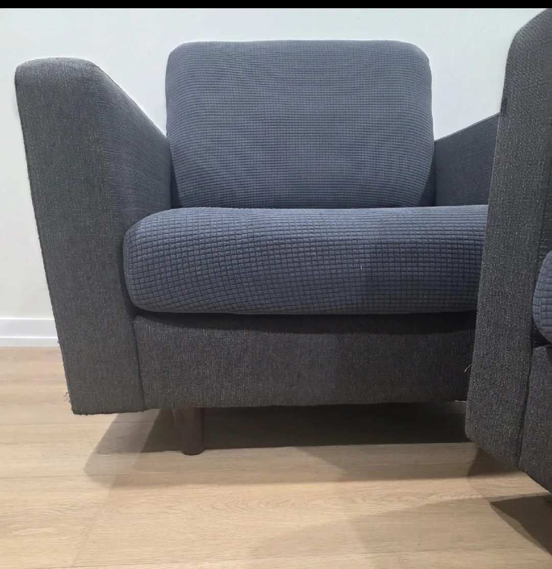 Dos sofás en buen estado image indicator(2)