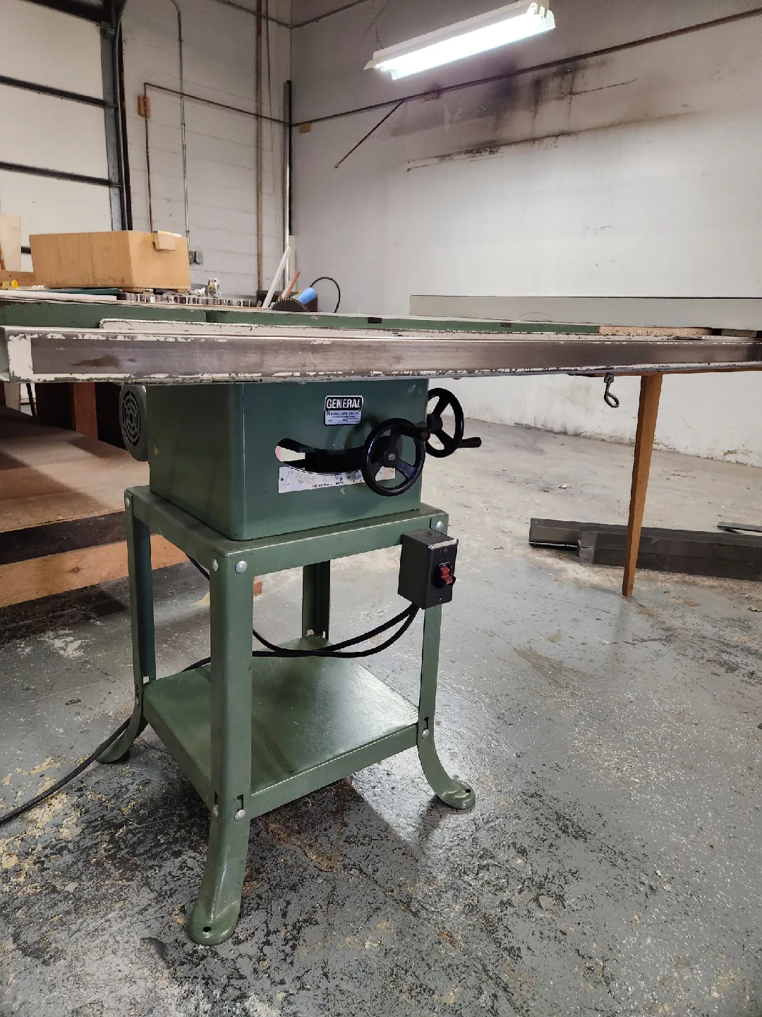 General Table Saw - Green image indicator(2)