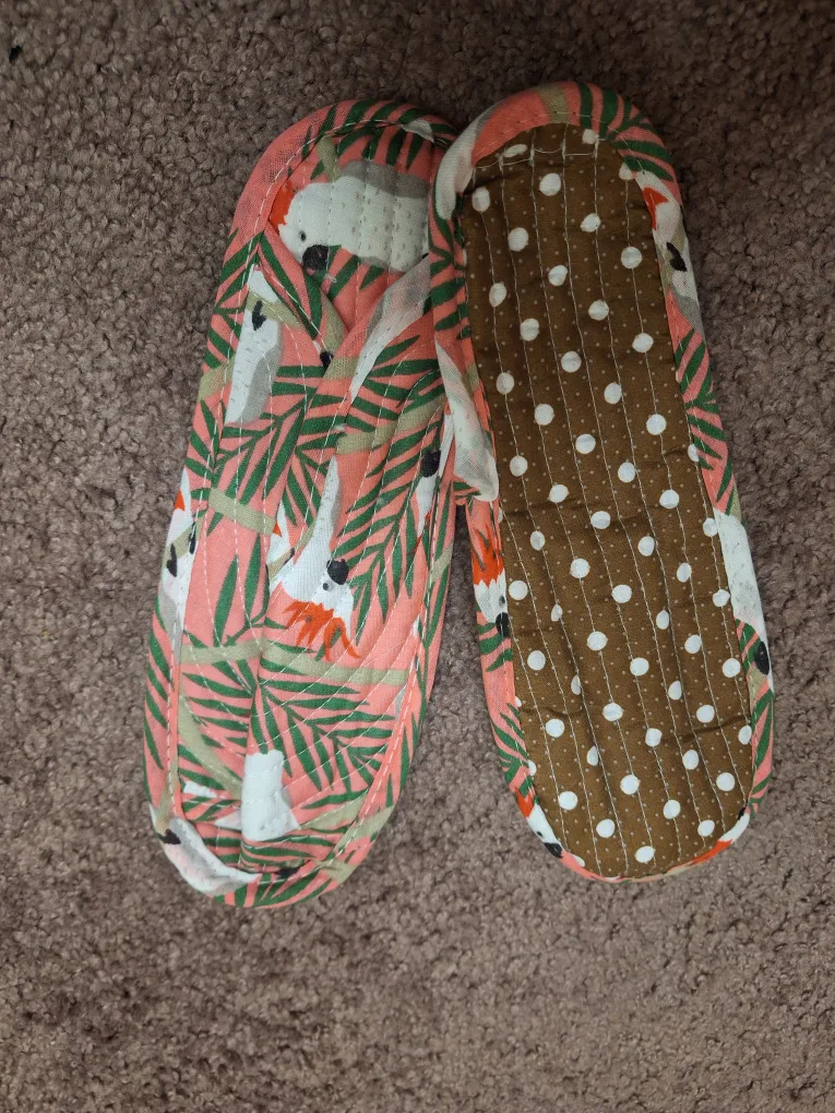 Tropical Print Slippers ( non slip) image indicator(2)