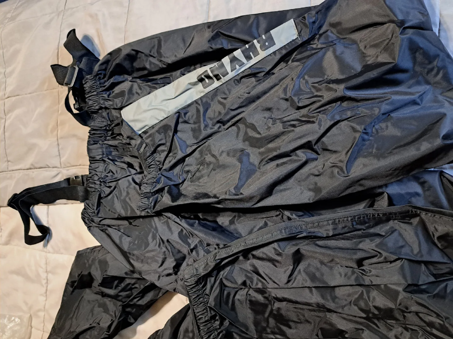 'Rhyno' Motorcycle Rain Suit - Jacket & Pants - Size small image indicator(2)