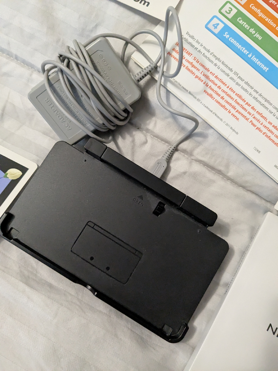 3DS Charger and Dock with AR Cards & Manuals - photo 2