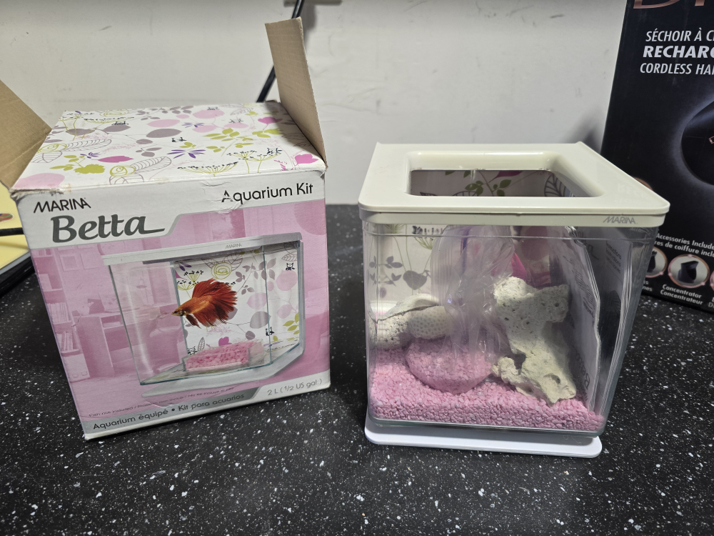 Marina Betta Aquarium Kit - 2L (1/2 US gal)