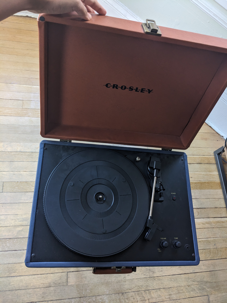 Crosley Turntable Suitecase Style