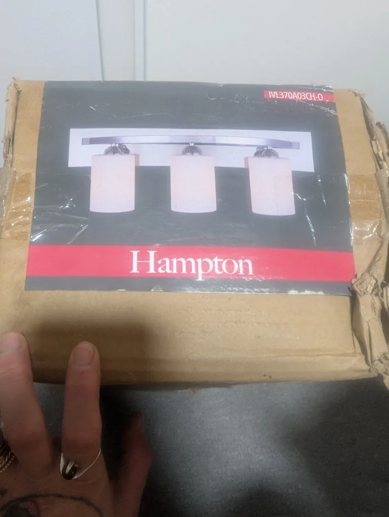 Hampton Vanity Light