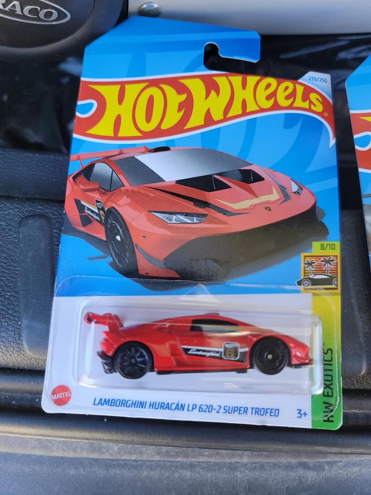 Hot Wheels Lamborghini Huracan LP 620-2 Super Trofeo thumbnail
