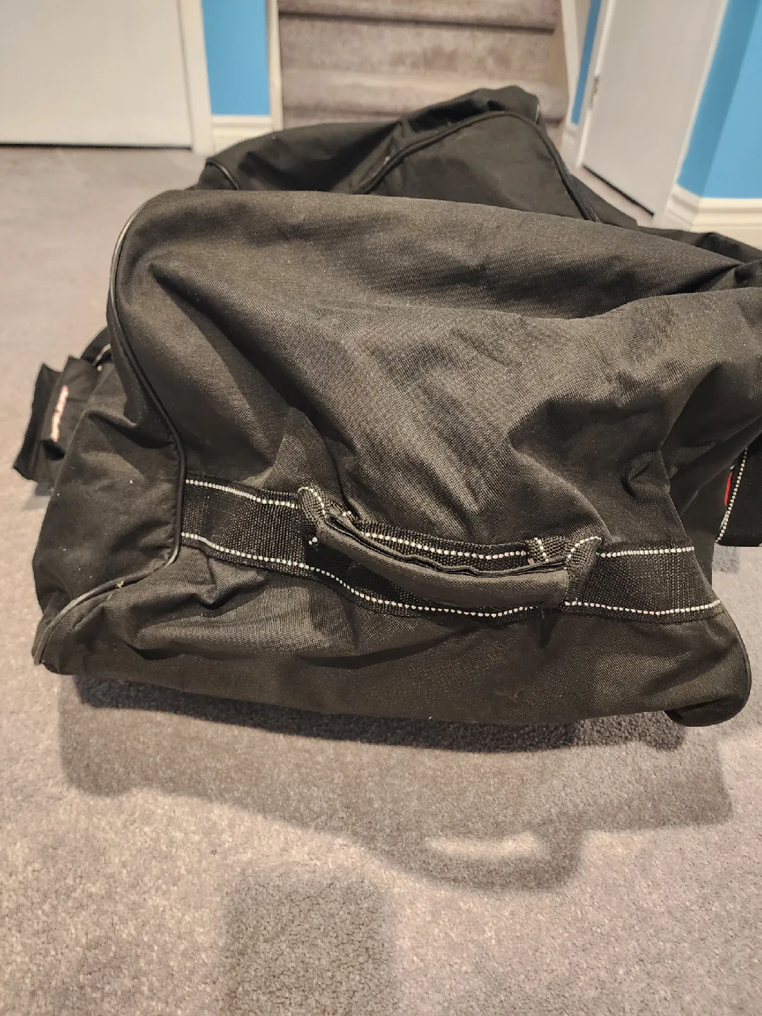 Hespler Black Wheeled Equipment Bag image indicator(2)