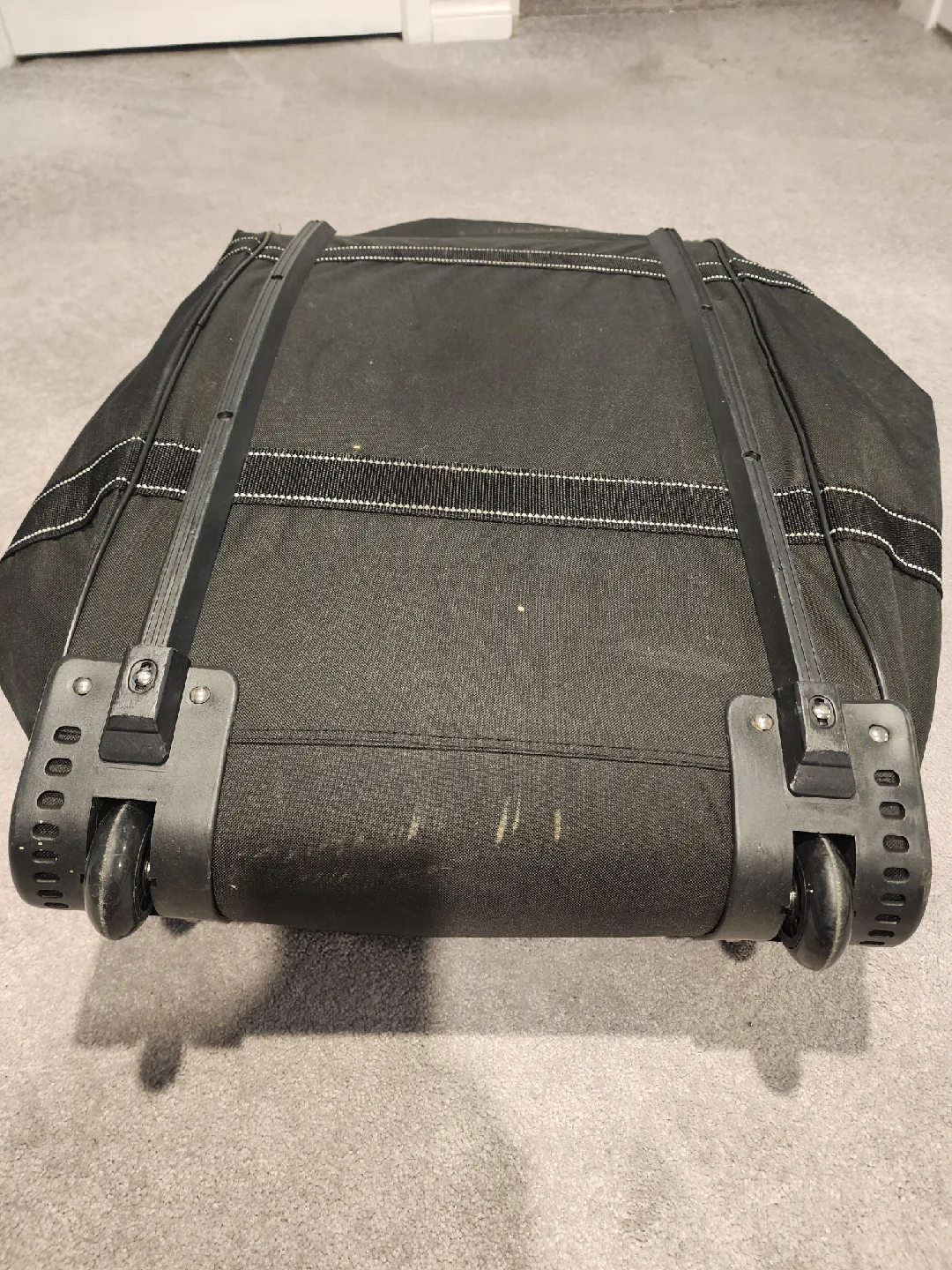 Hespler Black Wheeled Equipment Bag image indicator(3)