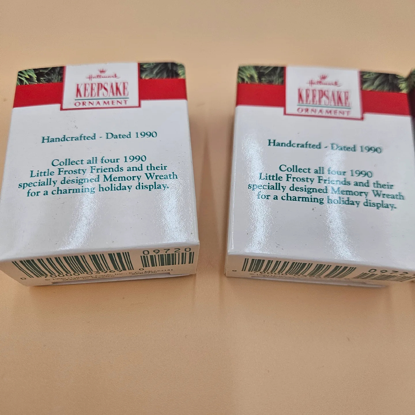 1990 Hallmark Little Frosty Friends memory Wreath  Collection image indicator(5)
