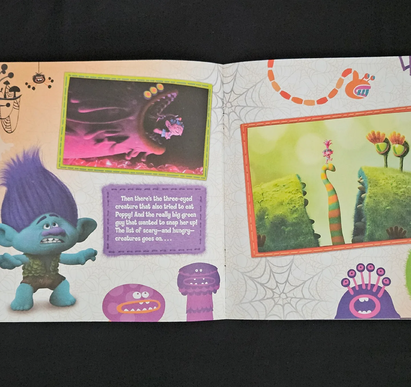 Trolls Halloween Book with Stickers image indicator(2)