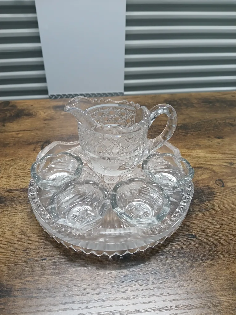 Vintage Clear Glass Creamer and Sugar Set thumbnail