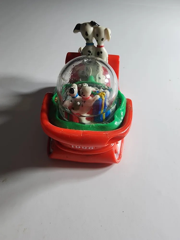 Disney's 101 Dalmatians Snow Dome McDonald's image indicator(10)