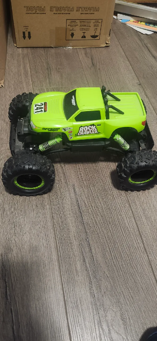 Maisto Tech Rock Crawler Radio Control Truck