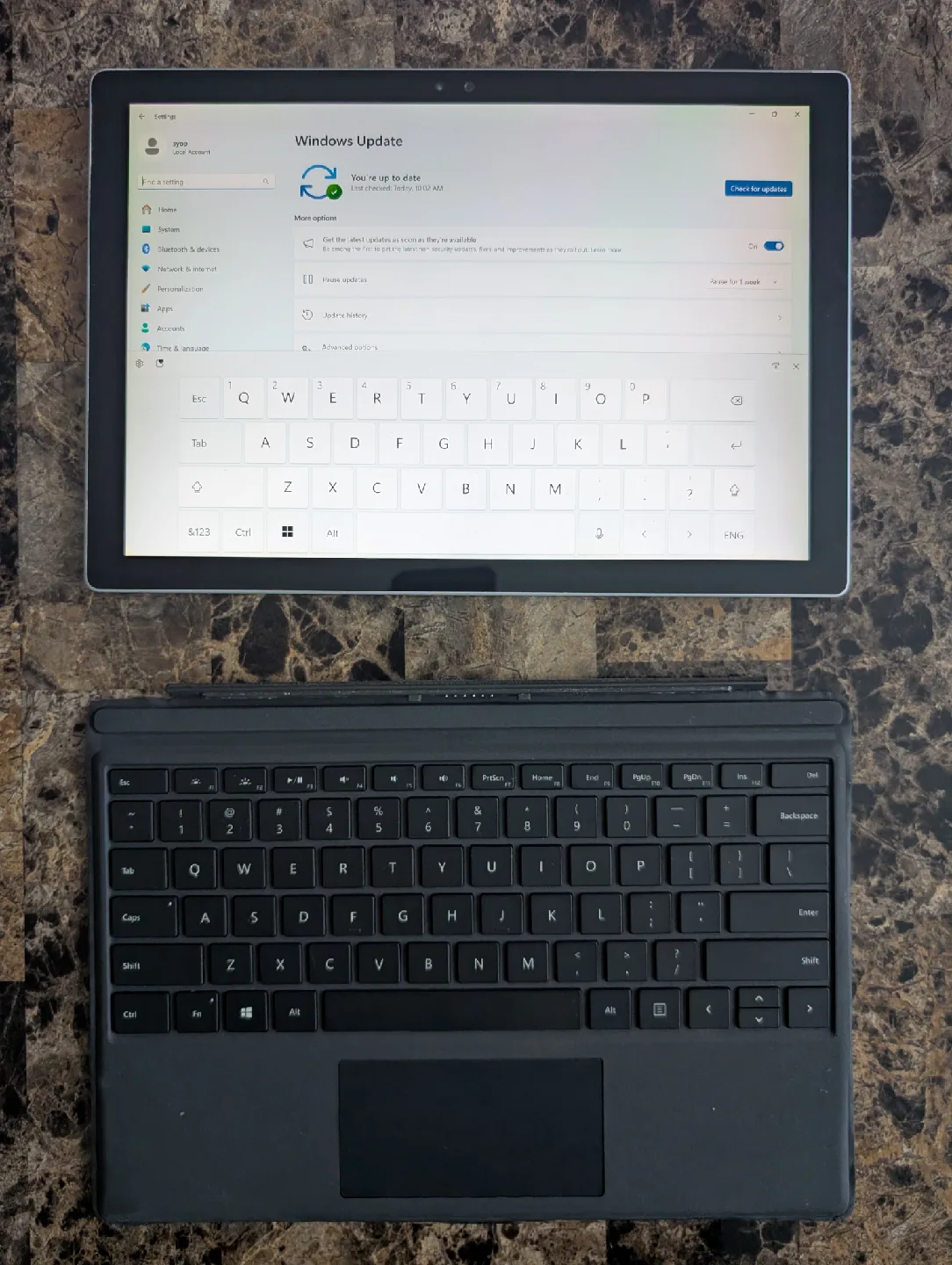 Microsoft Surface Pro 4, i7, 16GB RAM image indicator(4)