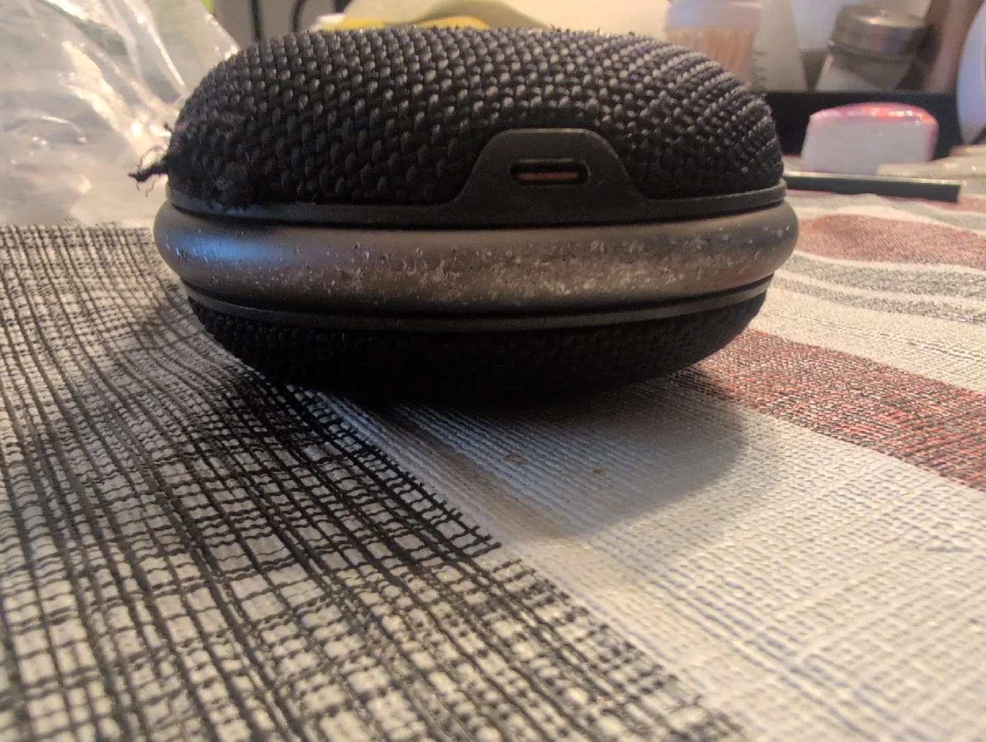 JBL Clip 4 Portable Bluetooth Speaker - Black image indicator(3)