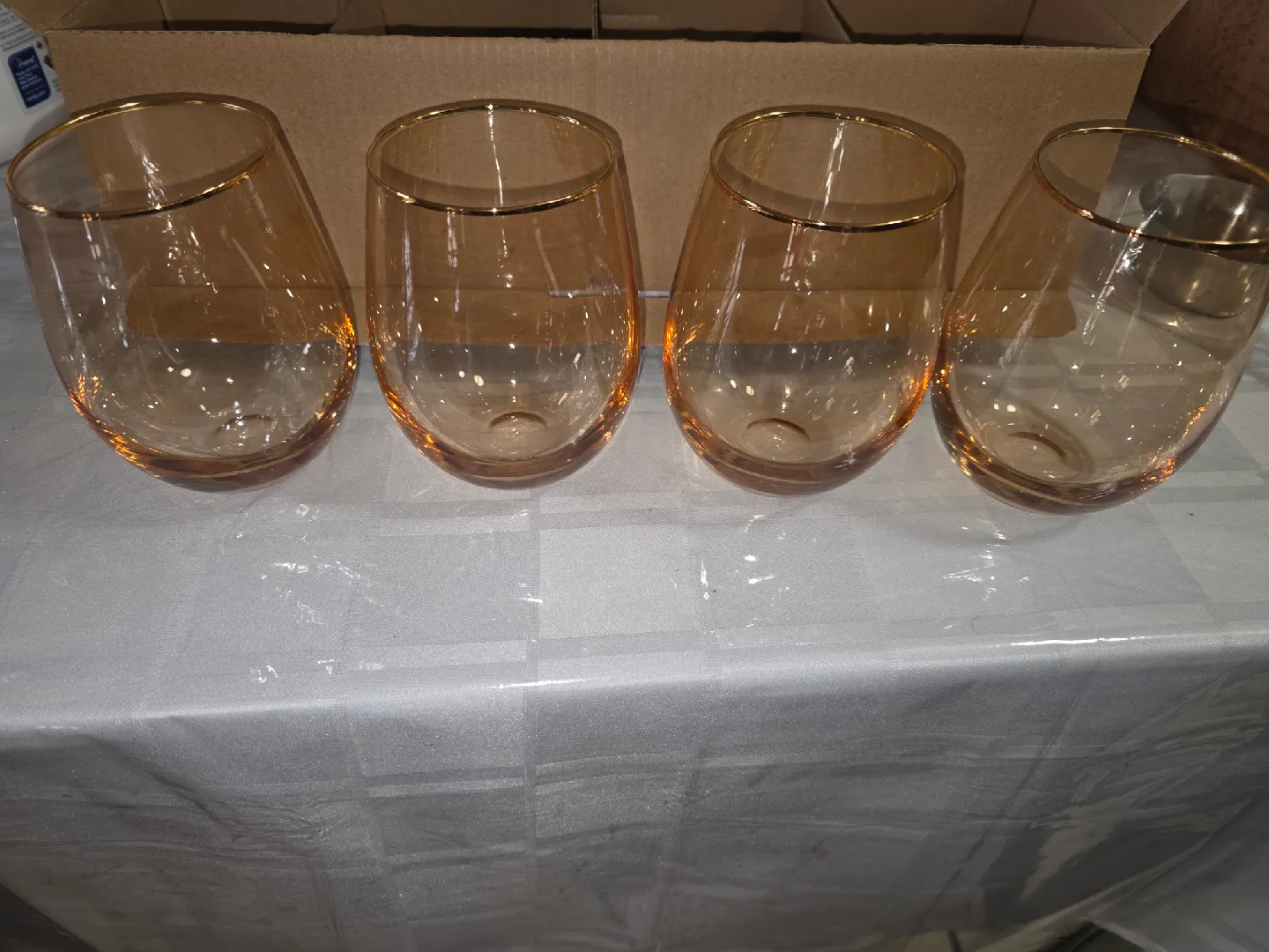 Set of 4 Stemless Wine Glasses with Gold Accents thumbnail