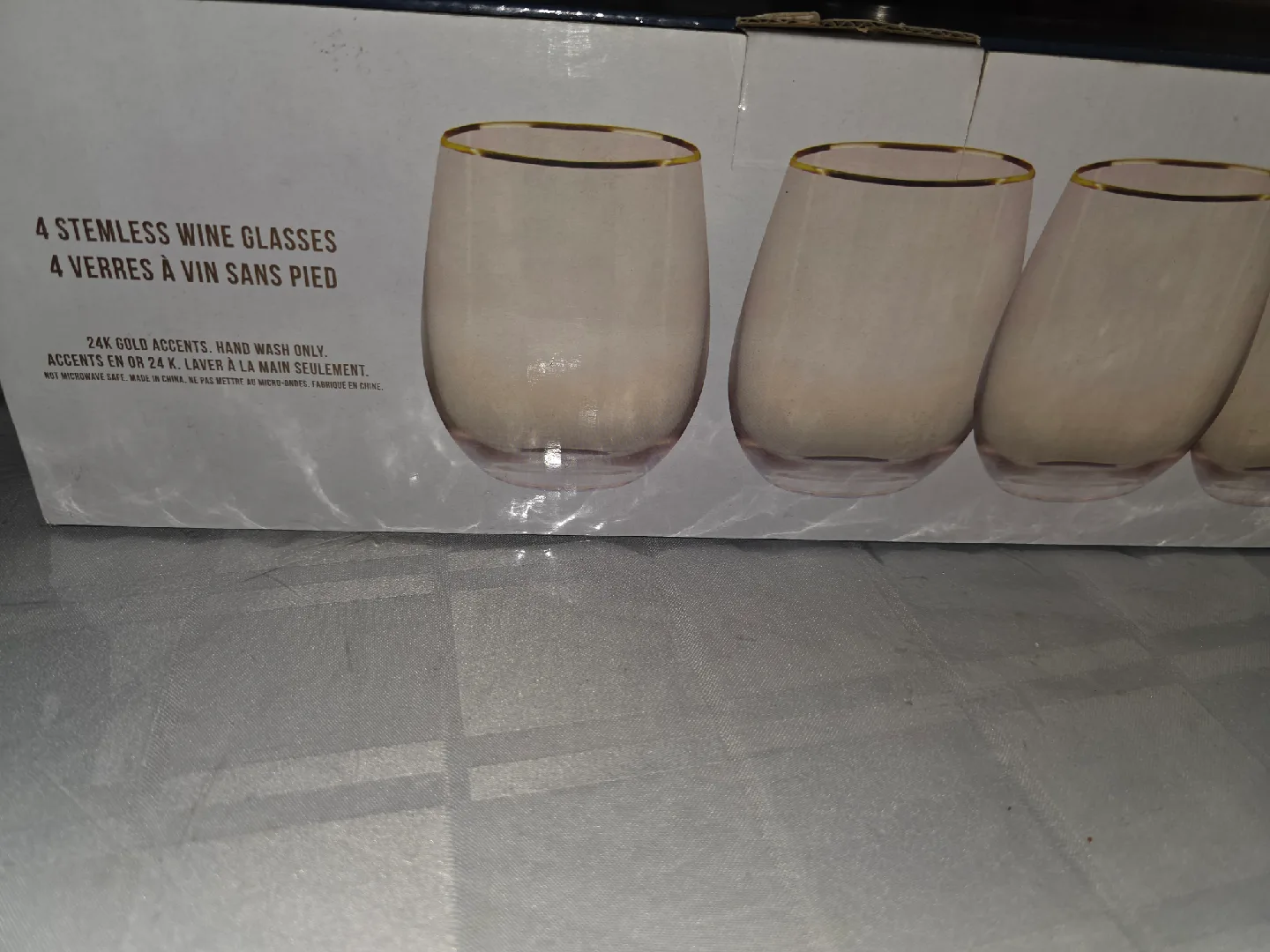 Set of 4 Stemless Wine Glasses with Gold Accents image indicator(2)