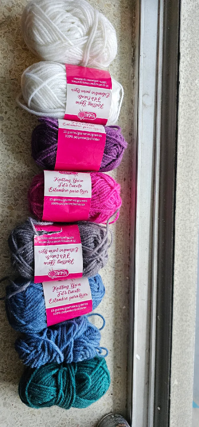 Knitting Yarn Bundle - Assorted Colors image indicator(2)