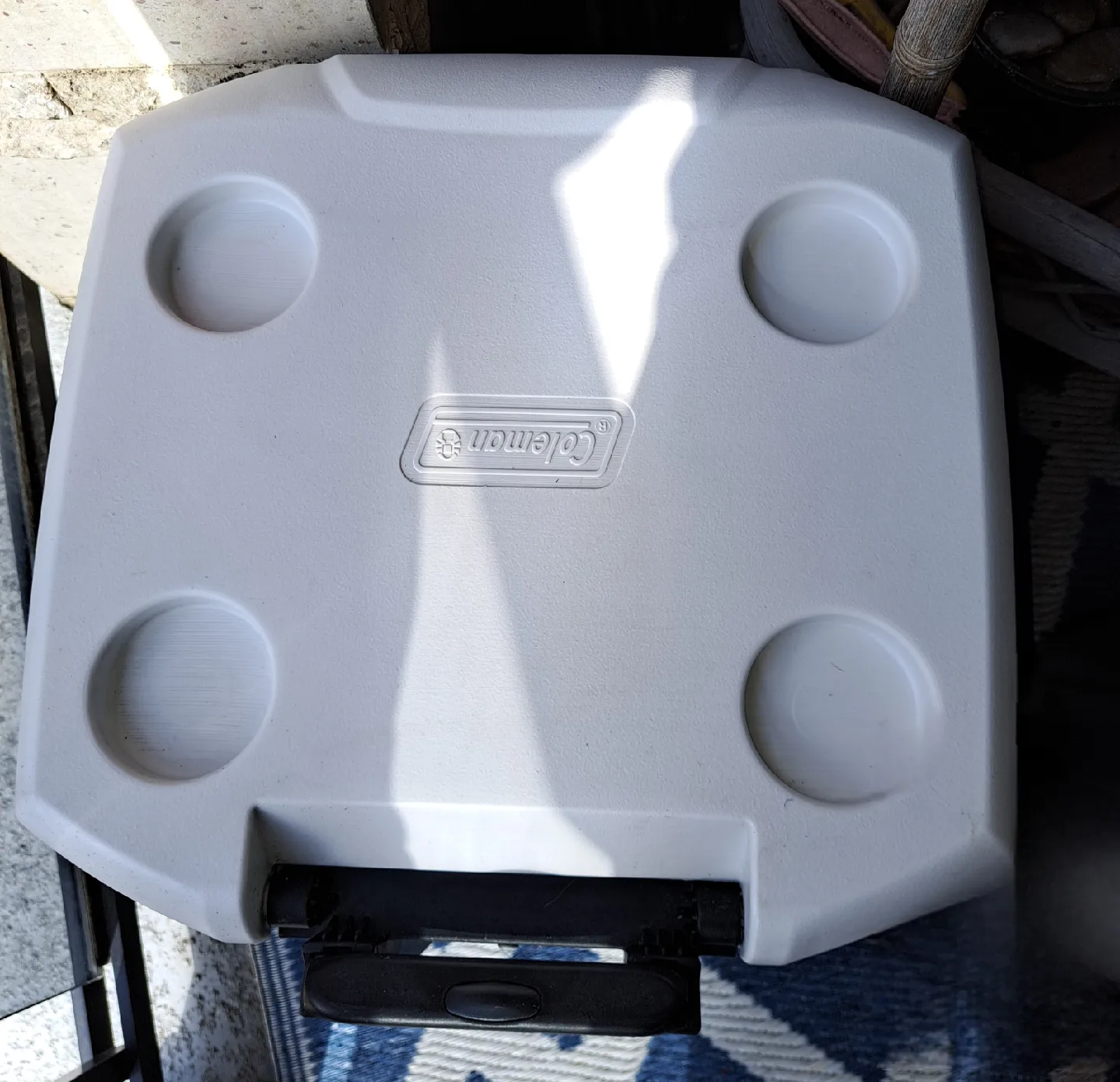 Coleman 45 Quart Wheeled Cooler image indicator(4)