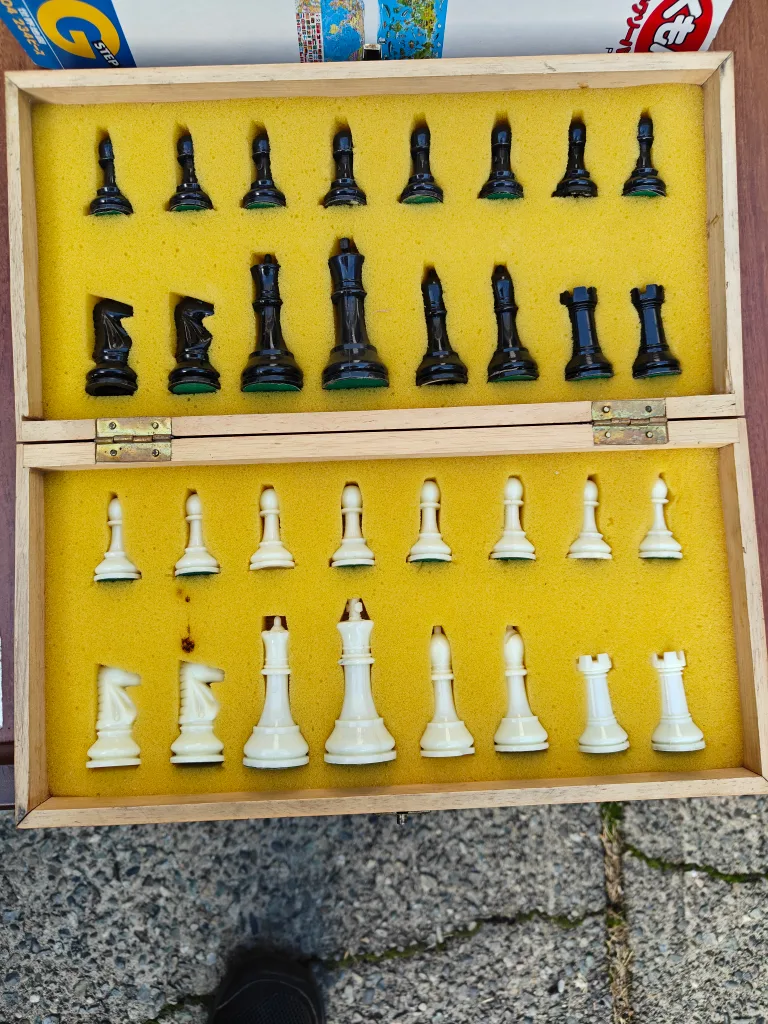 Chess Set with Board & Pieces in Box image indicator(2)