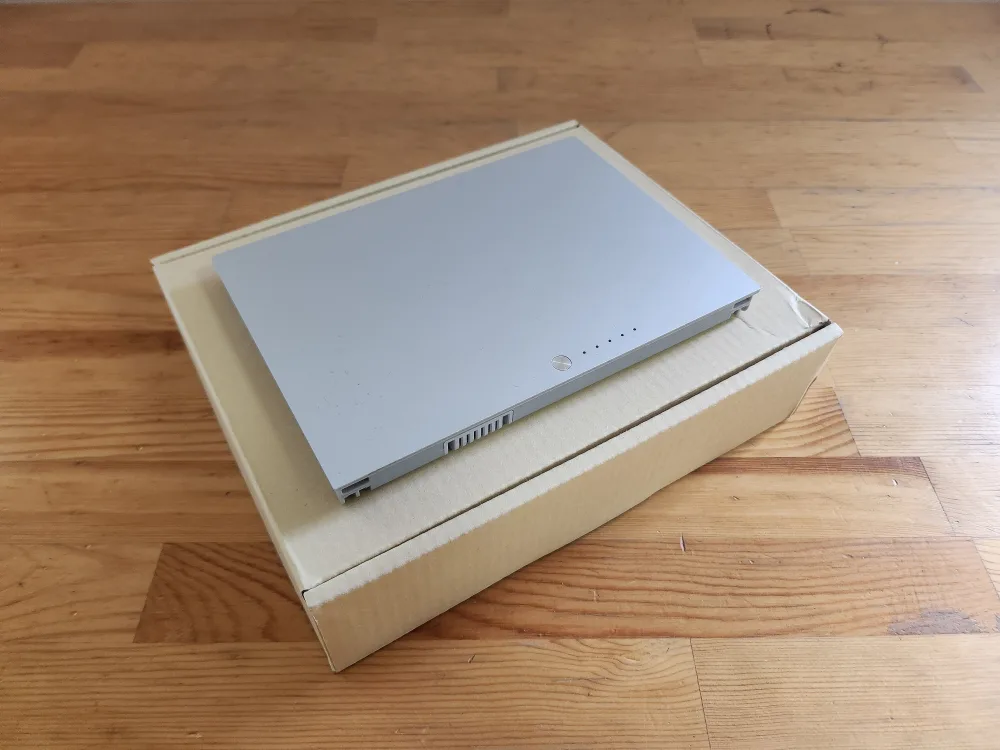 Apple PowerBook G4 17-inch Rechargeable Battery thumbnail