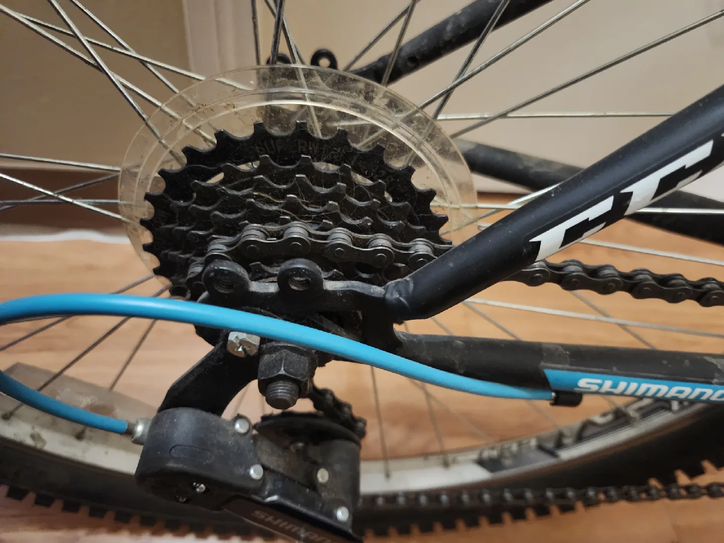 CCM 26 Mountain Bike 2023 with Pump Lock Helmet image indicator(4)